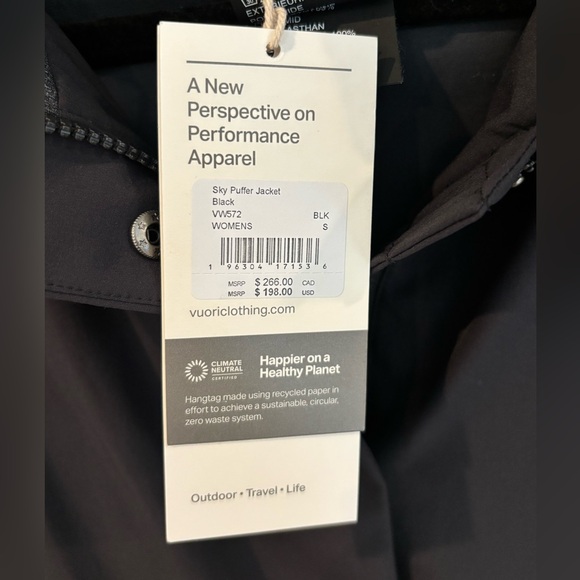 Vuori Womens Sky Puffer Jacket in black, size small.
New with tags! - Picture 5 of 14